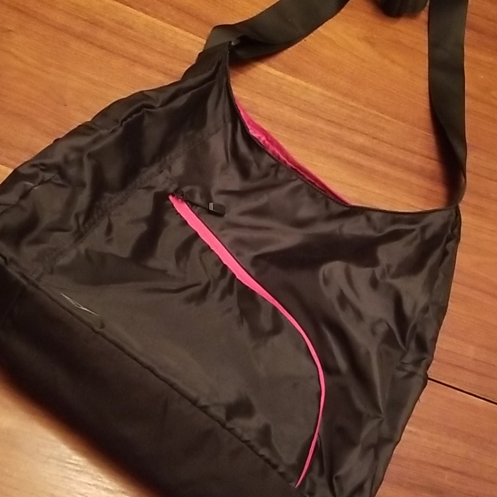 GC gym bag...black nylon w pink accents!